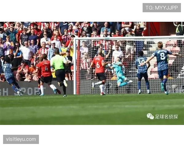 奥斯梅恩与德罗巴的锋线战术适配性及进攻效率差异解析